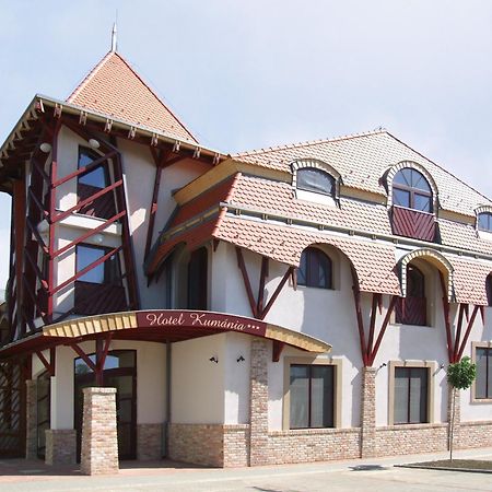 Kisujszallas Hotel Kumania מראה חיצוני תמונה