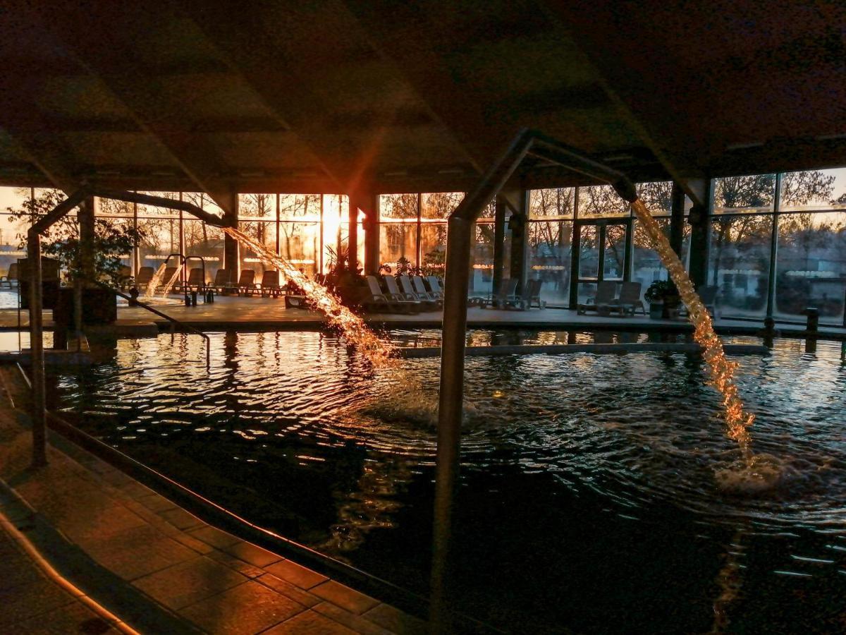 Kisujszallas Hotel Kumania מראה חיצוני תמונה