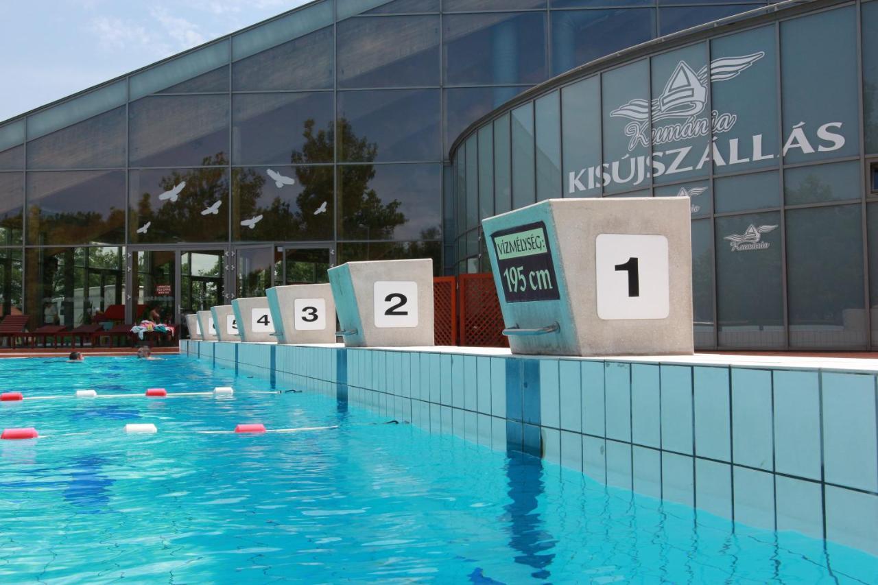 Kisujszallas Hotel Kumania מראה חיצוני תמונה